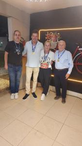 Os grandes campeões, a equipe PAC-MAN:  María Mayorga, Pierre Pejacsevich, Héctor Camberos e Carlos Pellegrini